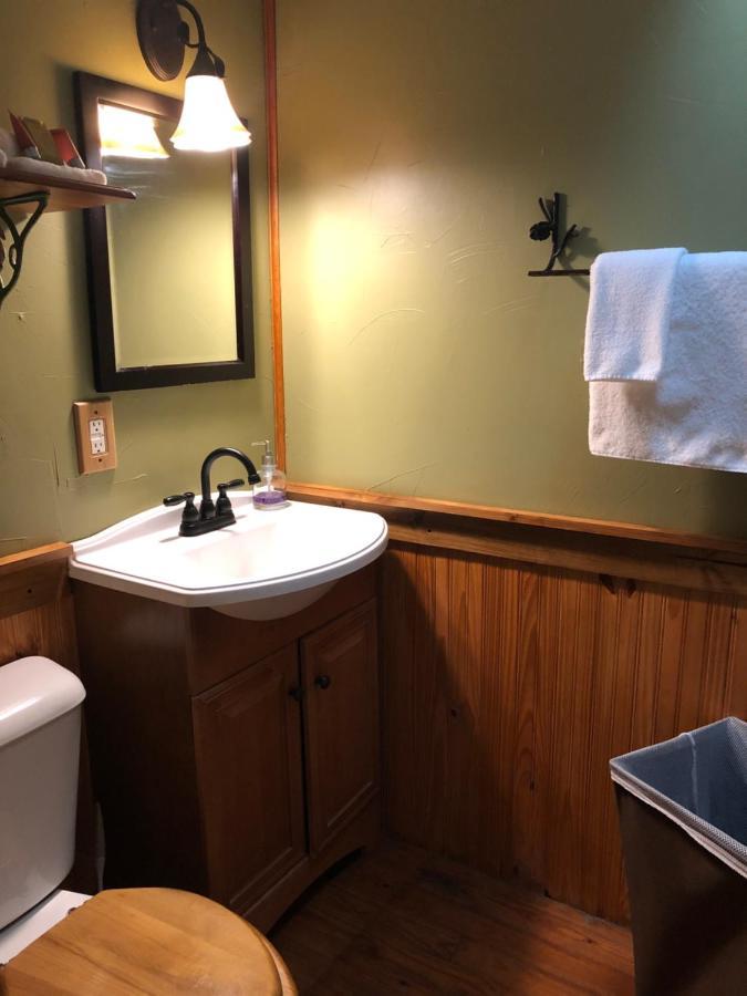 Fiddlers Roost B&B Cabins Galax Exterior photo